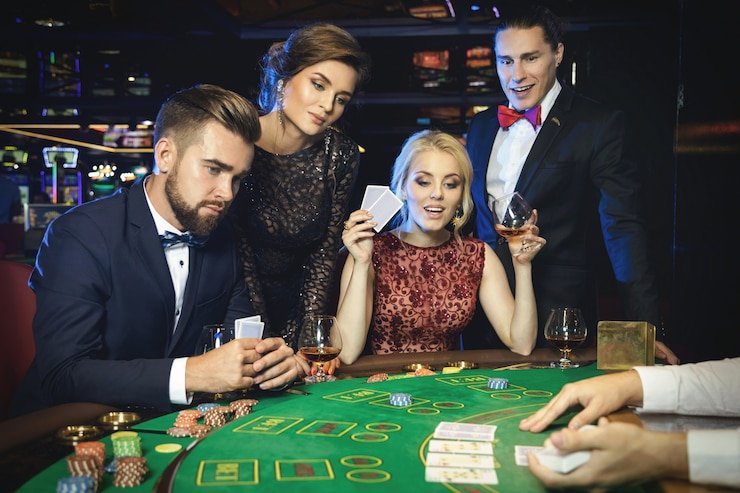 Strategic Teen Patti gameplay showing player decisions and betting options